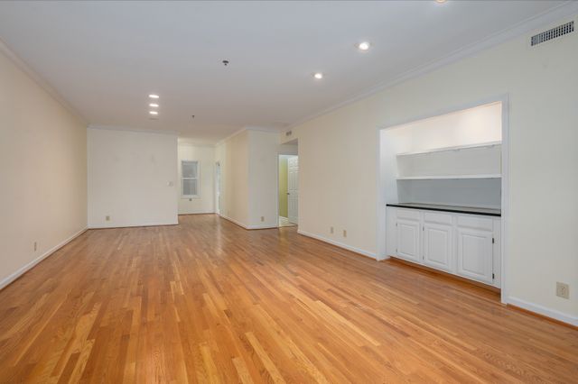 3818 West End Ave Apt 204, Nashville, TN 37205