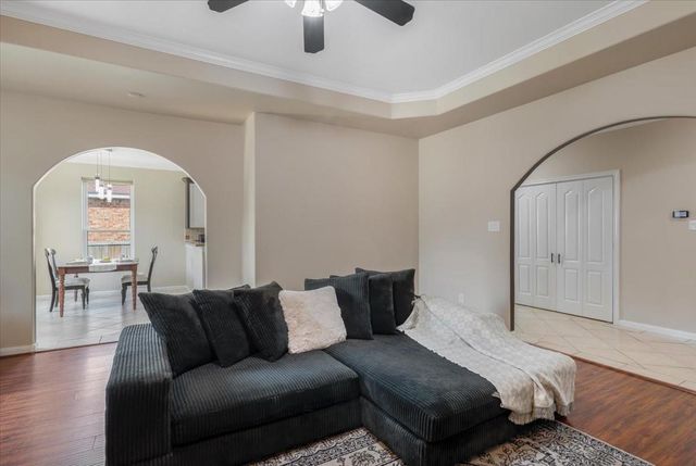 5343 Oak Cove Drive, Houston, TX 77091