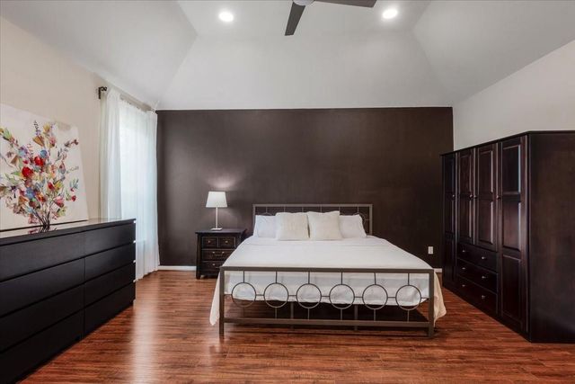 5343 Oak Cove Drive, Houston, TX 77091