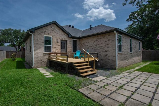 5343 Oak Cove Drive, Houston, TX 77091