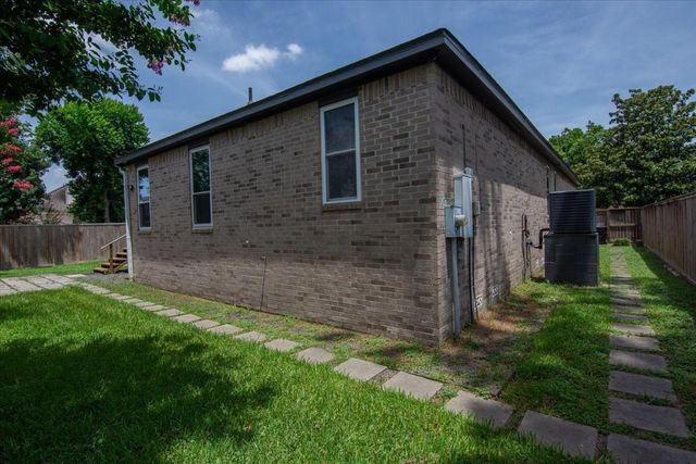 5343 Oak Cove Drive, Houston, TX 77091