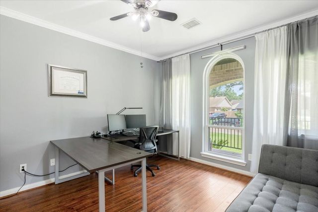 5343 Oak Cove Drive, Houston, TX 77091