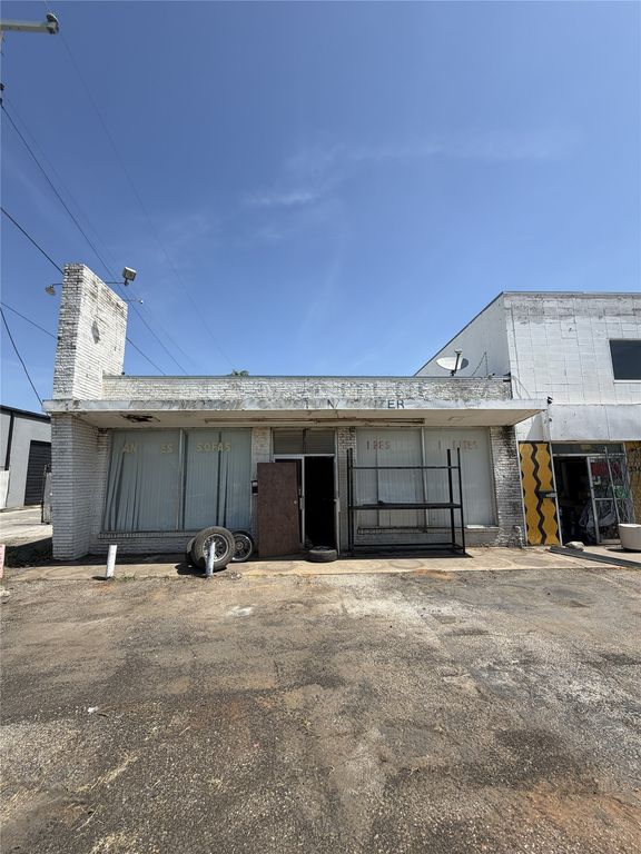 336 W Hurst Boulevard, Hurst, TX 76053 — photo 2