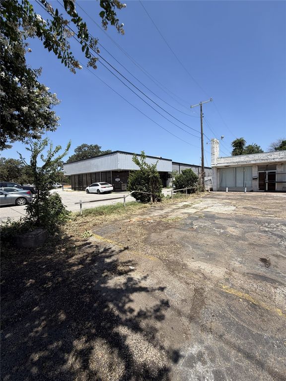 336 W Hurst Boulevard, Hurst, TX 76053 — photo 4