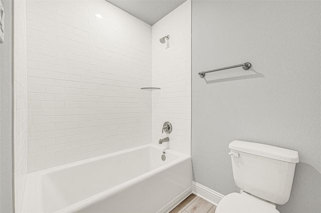 2238 W Post Oak Circle, Dayton, TX 77525