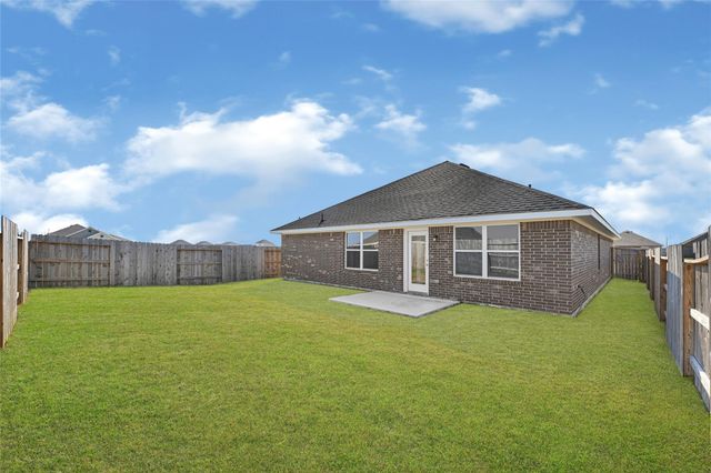 2238 W Post Oak Circle, Dayton, TX 77525