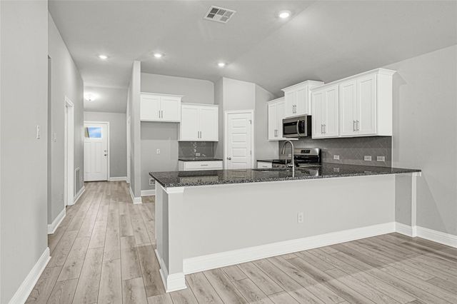 2238 W Post Oak Circle, Dayton, TX 77525