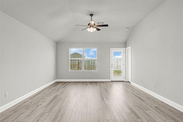 2238 W Post Oak Circle, Dayton, TX 77525