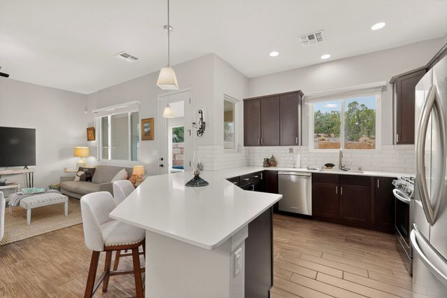 7 Via Harena, Santa Fe, NM 87507