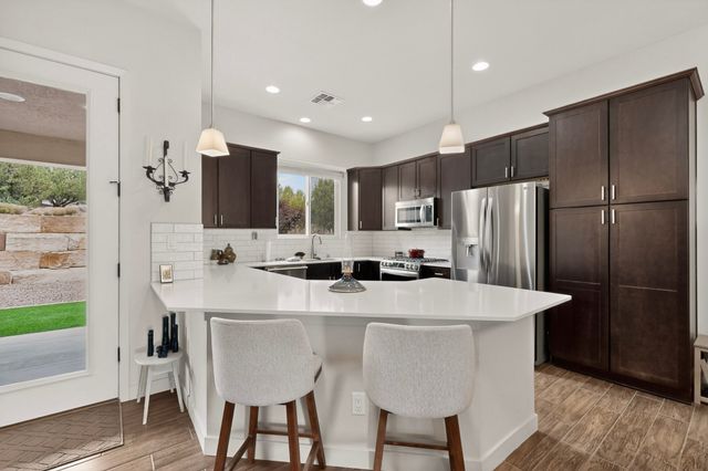 7 Via Harena, Santa Fe, NM 87507