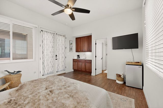 7 Via Harena, Santa Fe, NM 87507