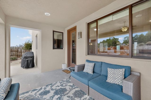 7 Via Harena, Santa Fe, NM 87507