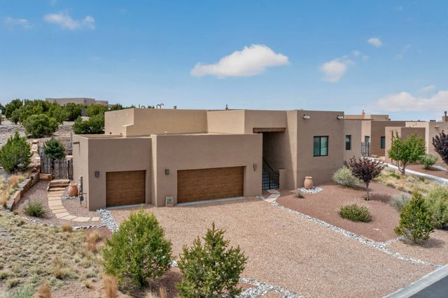 7 Via Harena, Santa Fe, NM 87507