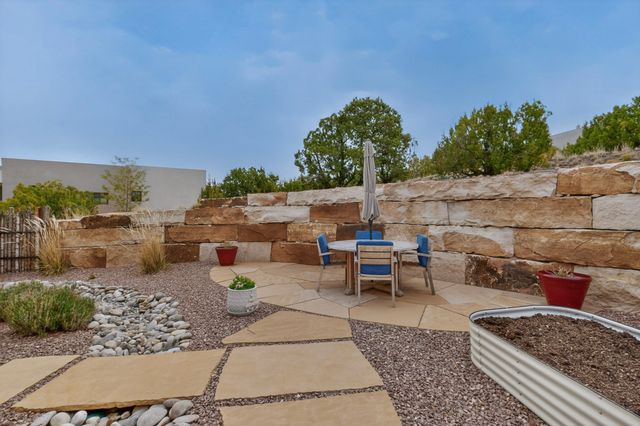7 Via Harena, Santa Fe, NM 87507