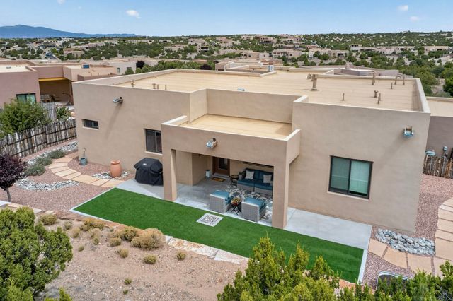 7 Via Harena, Santa Fe, NM 87507