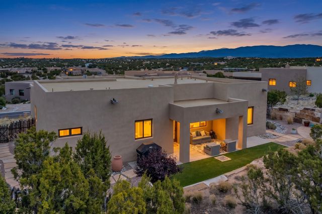7 Via Harena, Santa Fe, NM 87507