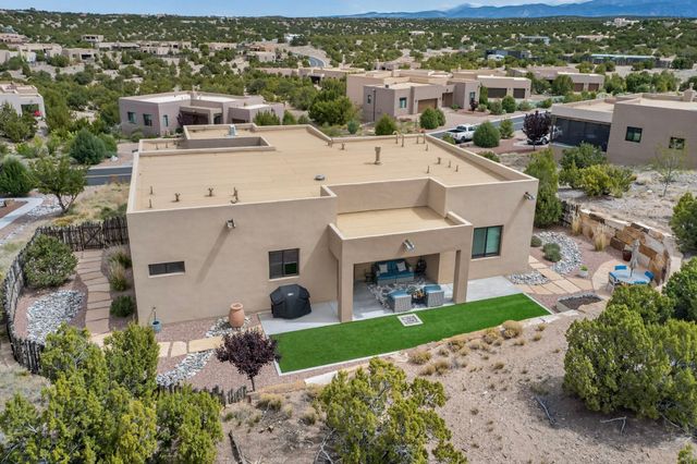 7 Via Harena, Santa Fe, NM 87507