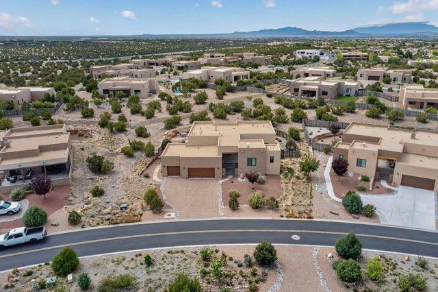 7 Via Harena, Santa Fe, NM 87507