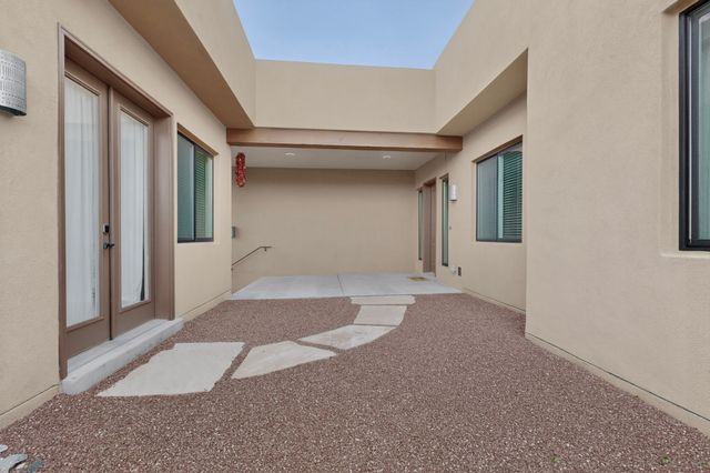 7 Via Harena, Santa Fe, NM 87507