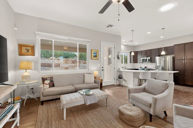 7 Via Harena, Santa Fe, NM 87507