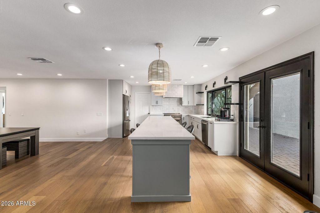 Image 13 of property listing at 9125 N 82ND Street, Scottsdale, AZ 85258