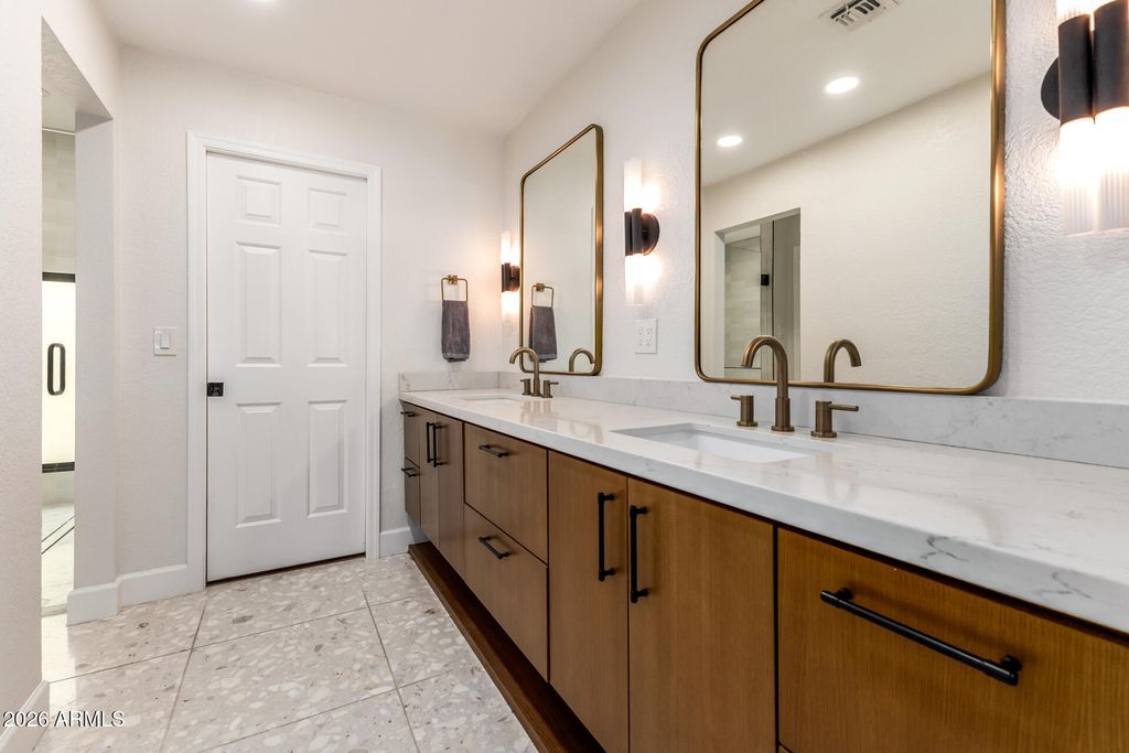 Image 20 of property listing at 9125 N 82ND Street, Scottsdale, AZ 85258