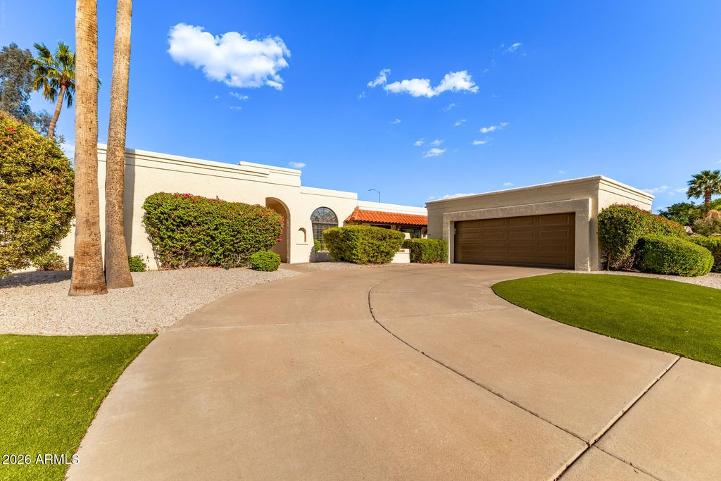 Image 3 of property listing at 9125 N 82ND Street, Scottsdale, AZ 85258