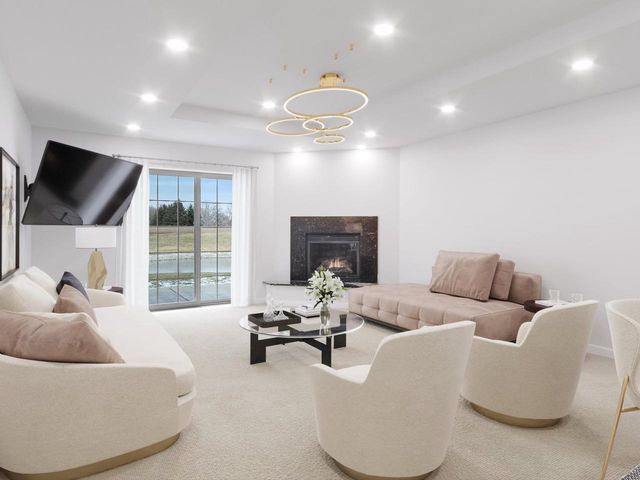 1920 Ravenswood LANE, Manitowoc, WI 54220