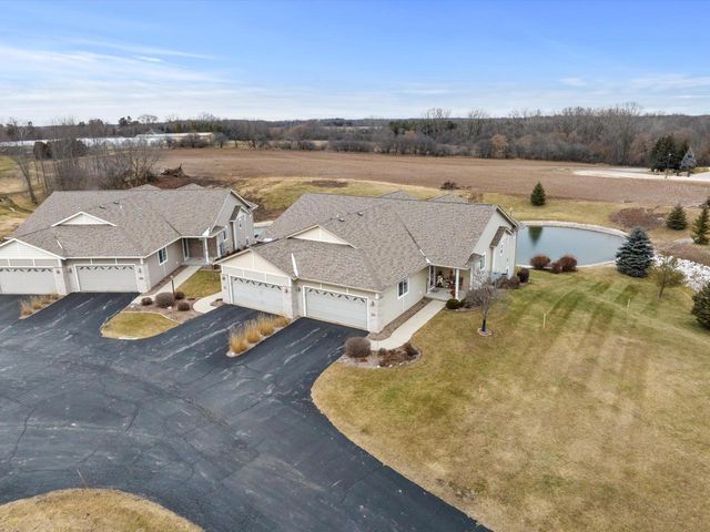 1920 Ravenswood LANE, Manitowoc, WI 54220