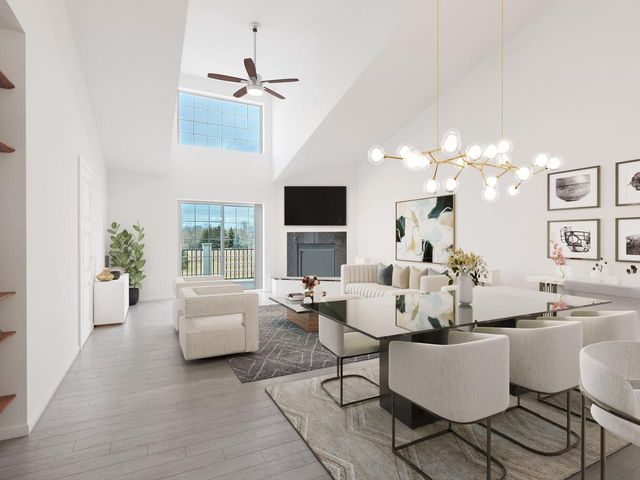 1920 Ravenswood LANE, Manitowoc, WI 54220