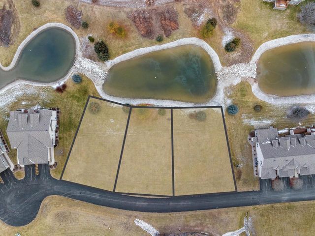 1920 Ravenswood LANE, Manitowoc, WI 54220