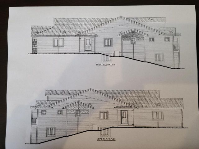 1920 Ravenswood LANE, Manitowoc, WI 54220