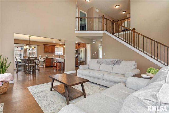 801 Kellan Drive, Chatham, IL 62629
