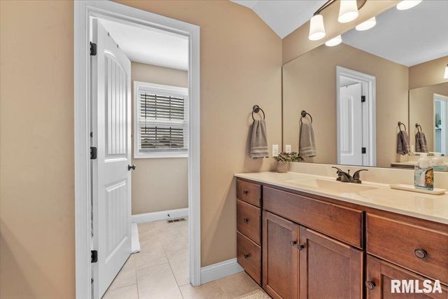 801 Kellan Drive, Chatham, IL 62629