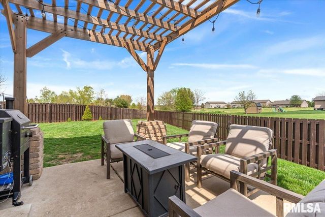 801 Kellan Drive, Chatham, IL 62629