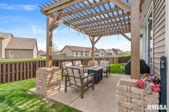 801 Kellan Drive, Chatham, IL 62629