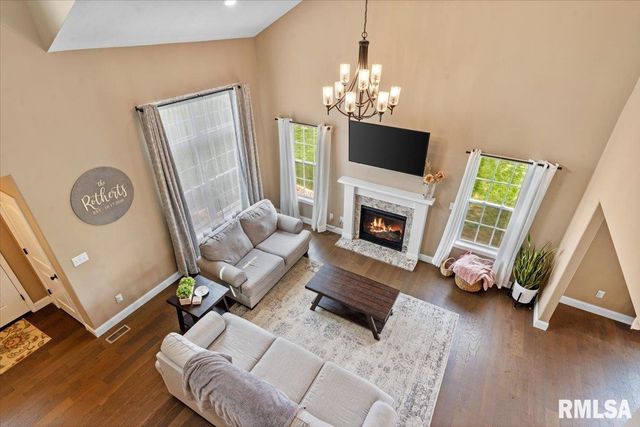801 Kellan Drive, Chatham, IL 62629
