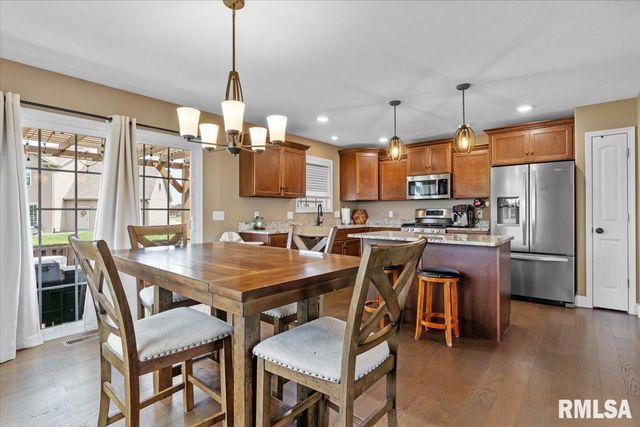 801 Kellan Drive, Chatham, IL 62629