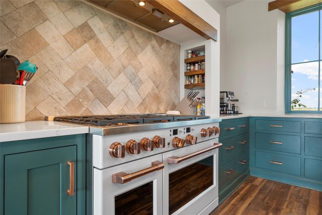 2176 N Speegleville Road, Woodway, TX 76712