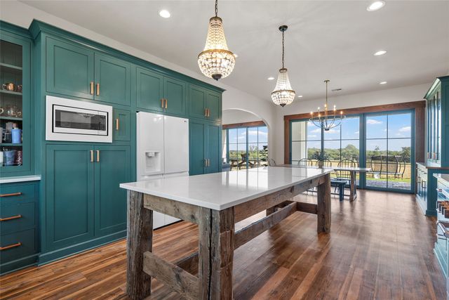 2176 N Speegleville Road, Woodway, TX 76712