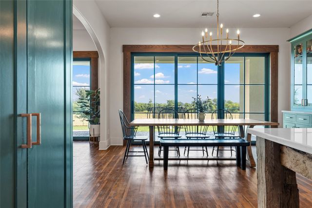 2176 N Speegleville Road, Woodway, TX 76712