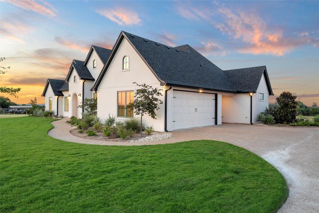 2176 N Speegleville Road, Woodway, TX 76712