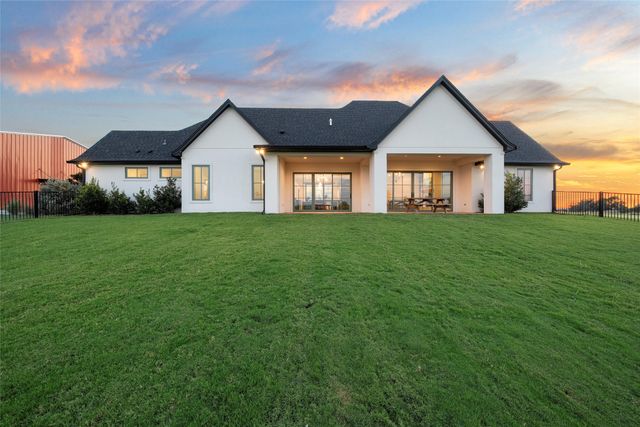 2176 N Speegleville Road, Woodway, TX 76712