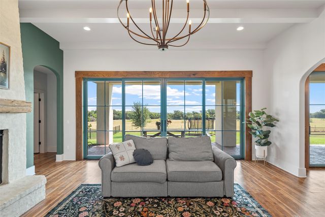 2176 N Speegleville Road, Woodway, TX 76712