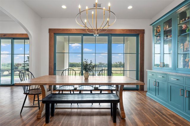 2176 N Speegleville Road, Woodway, TX 76712