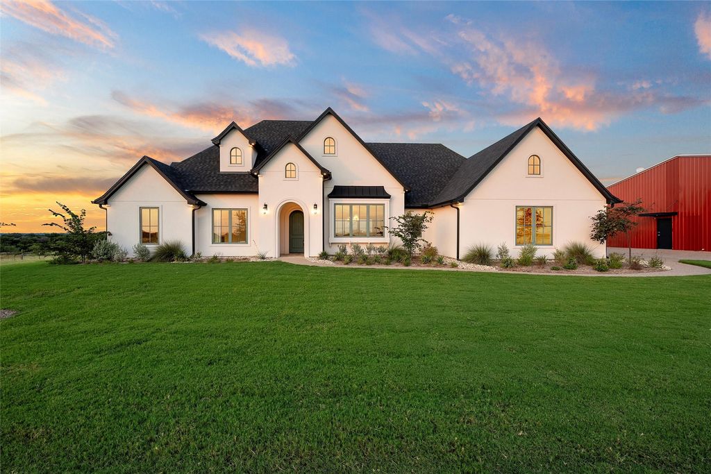 2176 N Speegleville Road, Woodway, TX 76712