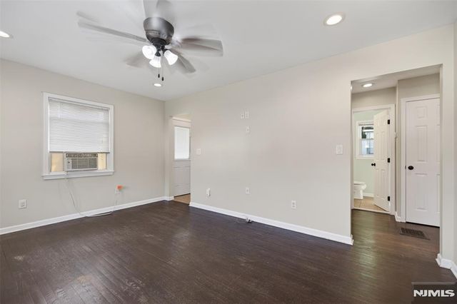 318 Greenwich Street, Greenwich, NJ 08886