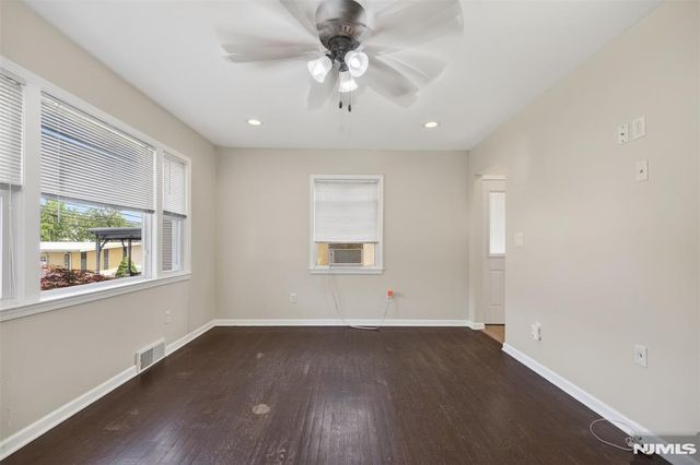 318 Greenwich Street, Greenwich, NJ 08886