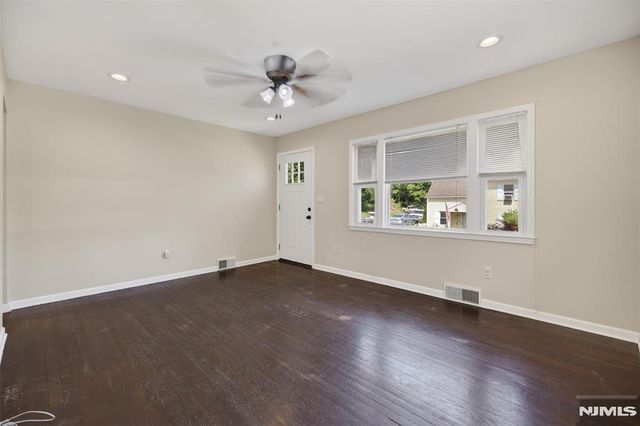 318 Greenwich Street, Greenwich, NJ 08886
