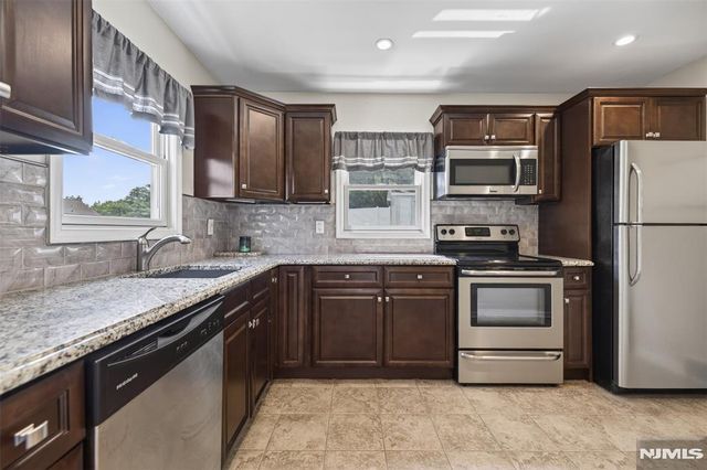 318 Greenwich Street, Greenwich, NJ 08886